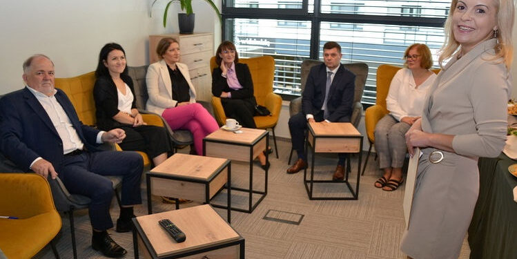 Nisko: Umowa na ostatnią fazę rozbudowy szpitala podpisana
