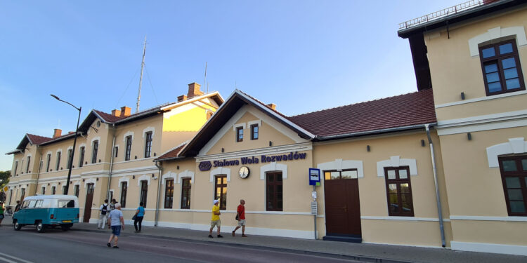 Stalowa Wola: Rozwadowski dworzec ważny dla mieszkańców