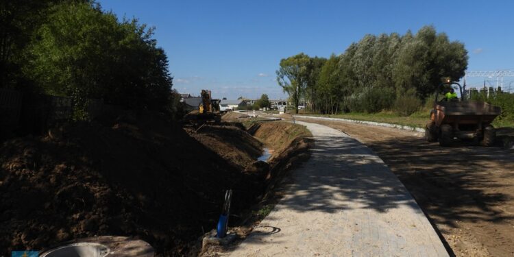 Kolbuszowa: Prace przy połączeniu ul. Ruczki i Wiktora