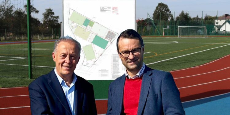 Tuszów Narodowy: Kolejne  wsparcie  dla bazy sportowej