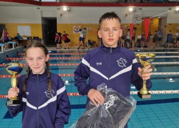 Tarnobrzeg: Blanka Krasowska i Bartosz Turbak z UKS Delfin  najlepszymi zawodnikami w Podkarpackiej Lidze Pływackiej