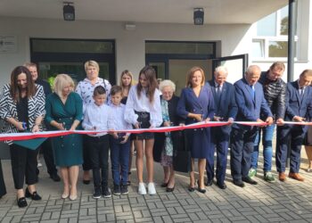 Zawichost: Estetyczna i ciepła szkoła dzięki unijnym i rządowym środkom.