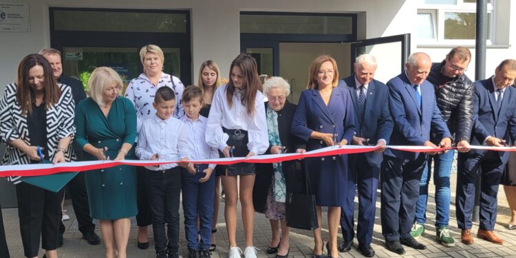 Zawichost: Estetyczna i ciepła szkoła dzięki unijnym i rządowym środkom.