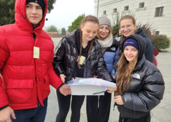 Sandomierz: „Sandomierz CRIME STORY” – młodzież walczy o udział w zdjęciach do „Ojca Mateusza”.