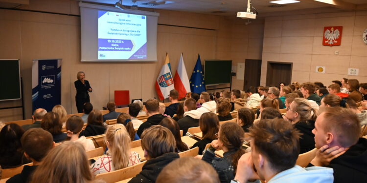 Świętokrzyskie: Więcej wiedzy, umiejętności, kwalifikacji – i prawie za darmo.