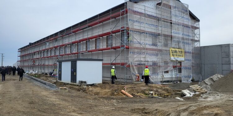 Nowa Dęba. W Chmielowie trwa budowa nowoczesnego kompleksu penitencjarnego