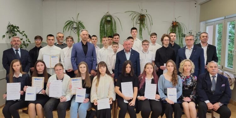 Gorzyce. Nagrodzili najlepszych uczniów