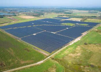 Grębów. Farma fotowoltaiczna w Jeziórku produkuje już prąd