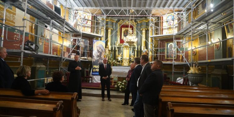 Gawłuszowice:  Renowacja kościoła w Gawłuszowicach