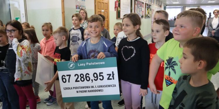 Padew Narodowa: Laureaci konkursu 'Klasa z drewna’.