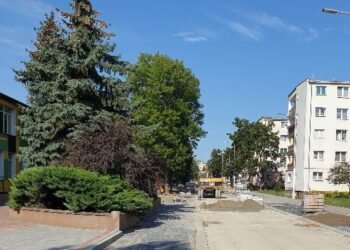 Tarnobrzeg. Uwaga kierowcy! Utrudnienia na ulicy Zwierzynieckiej i ulicy  Kochanowskiego