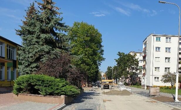 Tarnobrzeg. Uwaga kierowcy! Utrudnienia na ulicy Zwierzynieckiej i ulicy Kochanowskiego