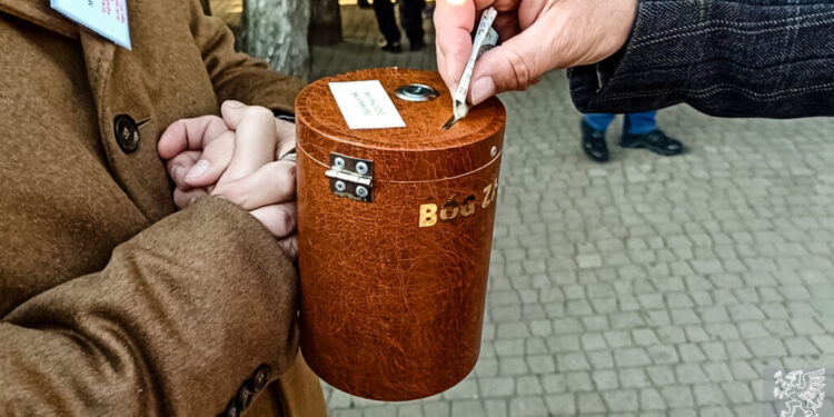 Dębica: Kwesta na ratowanie Starego Cmentarza w Dębicy