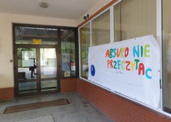 Tarnobrzeg. Poleć książkę na wielkim banerze