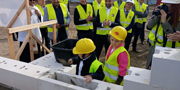 Pysznica: Wmurowano kamień węgielny pod żłobko-przedszkole