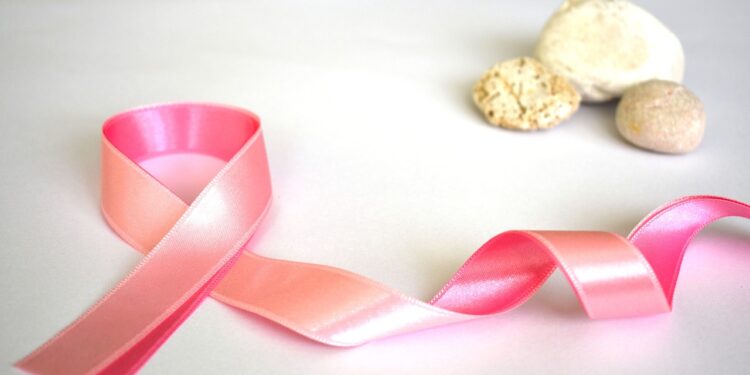 Tarnobrzeg. Spotkanie  w ramach akcji „Różowa wstążka”