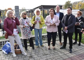 Stalowa Wola: Zachęcali do badań profilaktycznych w kierunku raka piersi