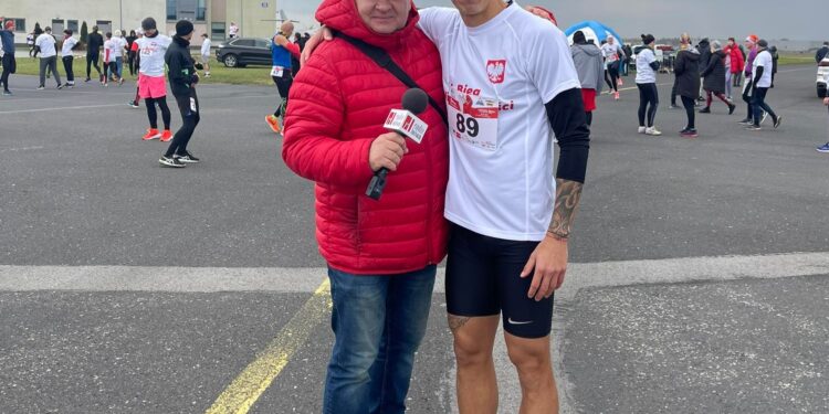 Mielec: Biegiem po lotnisku uczcili Niepodległość