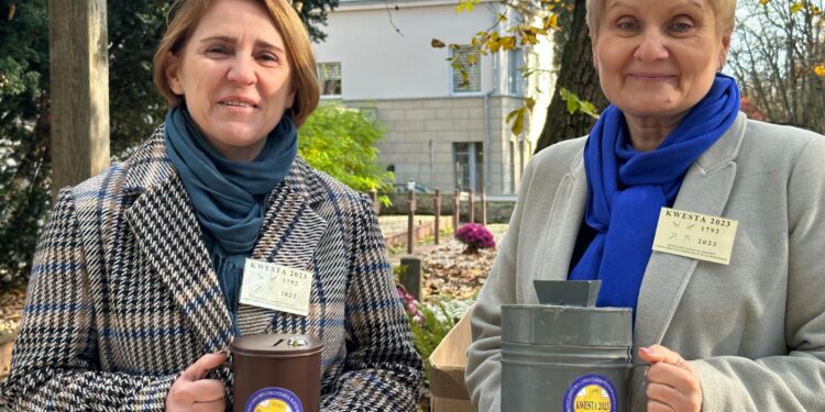 Sandomierz: 24 tysiące zebrane 1 listopada na renowację zabytkowych nagrobków.