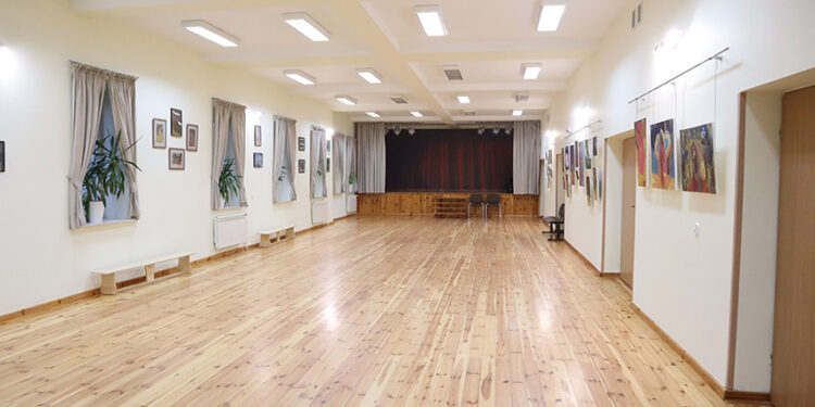 Łubnice: W Centrum Kultury estetyczniej i nowocześniej.