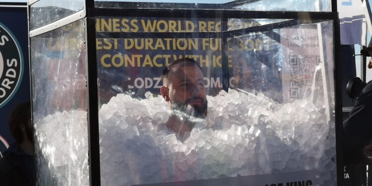 Tarnobrzeg. Zimno mu nie straszne. Pobił rekord Guinnessa