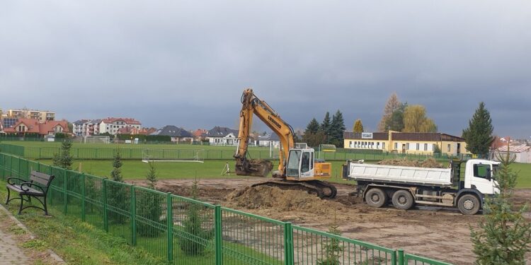 Tarnobrzeg. To będzie pełnowymiarowe boisko ze sztuczną nawierzchnią