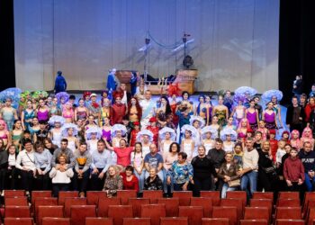 Tarnobrzeg. Trwa akcja charytatywna „Choinka Życzeń”. Wielka licytacja na radiowej antenie