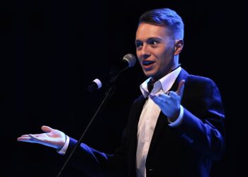 Sandomierz: Premierowy, autorski recital Oskara Jurysia.