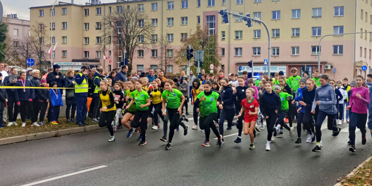 Stalowa Wola: Biegiem Niepodległości uczcili święto