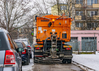 Stalowa Wola: MZK gotowy na opady śniegu na drogach gminnych w mieście