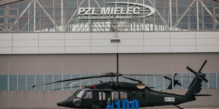 Mielec: PZL Mielec dostarczyły setny śmigłowiec Black Hawk