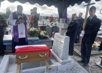 Łoniów: Żołnierz Niezłomny Władysław Żwirek spoczął w rodzinnym grobie.