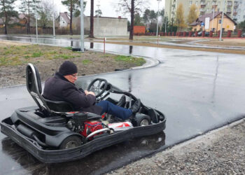 Rudnik: Uczniowie Zespołu Szkół doczekali się boiska wielofunkcyjnego i toru gokartowego.