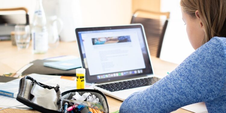 Tarnobrzeg. Wniosek o pieniądze na wyprawkę szkolną jeszcze tylko do końca miesiąca