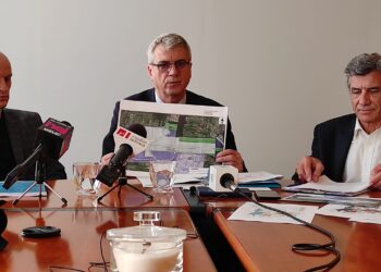 Mielec: Trzeba rozmawiać a nie wstrzymywać