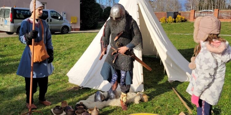 Łoniów: Rycerze, pierwsza pomoc i boks.