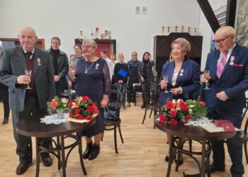 Zawichost: Pół wieku razem – jubileusz złotych godów w zabytkowej strażnicy.