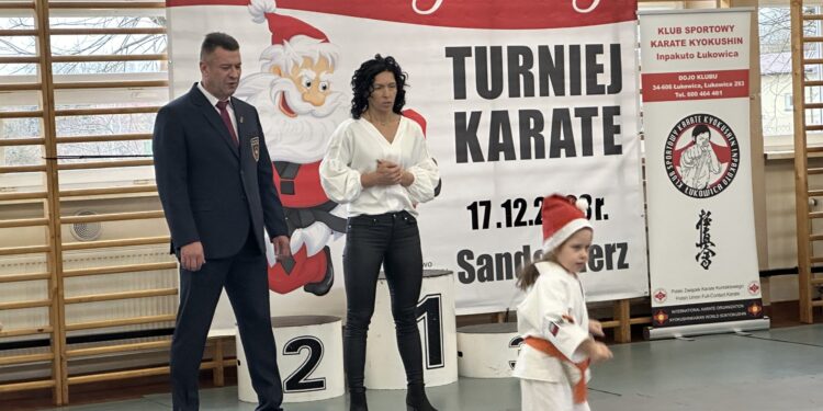Sandomierz: 10 . Mikołajkowy Turniej Karate.