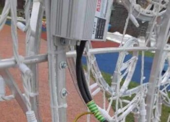 Sandomierz: Wandale uszkodzili świąteczną ozdobę