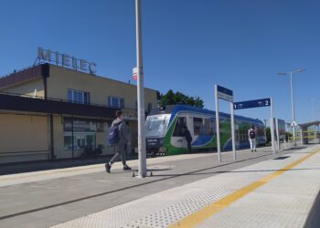Mielec: Dostępniejsza kolej w Mielcu dzięki programowi przystankowemu