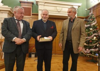 Tarnobrzeg.  Nagroda im. doktora Michała Marczaka dla doktora Adama Wójcika-Łużyckiego