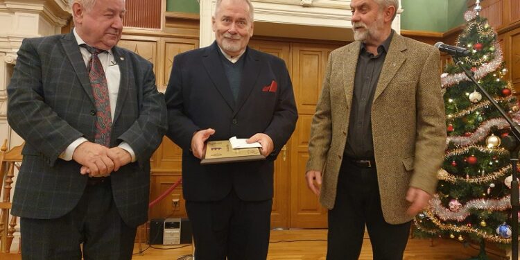 Tarnobrzeg. Nagroda im. doktora Michała Marczaka dla doktora Adama Wójcika-Łużyckiego