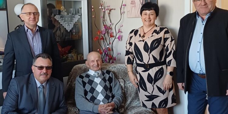 Bojanów: Setne urodziny Pana Bronisława Burdzy