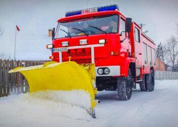 Grębów. Strażacy OSP pomagają w walce ze skutkami zimy