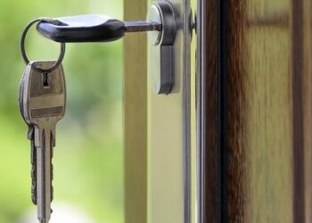Mielec: Nie wpuszczajmy nieznajomych do swoich mieszkań