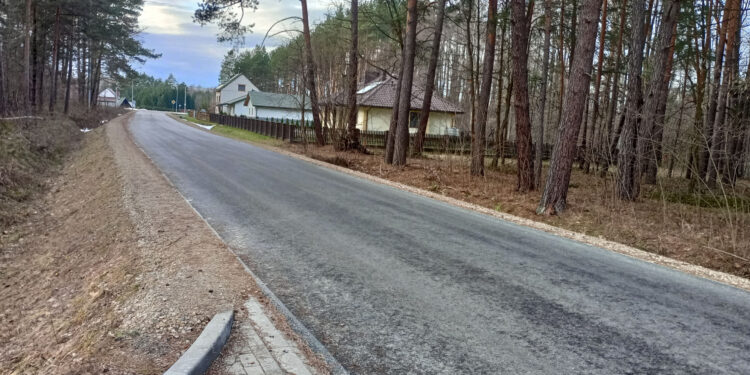 Szwedy: Brakujący odcinek drogi powiatowej wyremontowany
