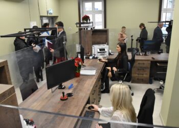 Stalowa Wola: Biuro paszportowe i filia urzędu miasta już otwarte na dworcu w Rozwadowie