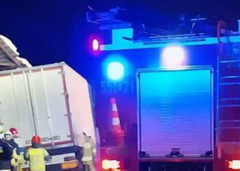 Zaleszany: Po zderzeniu z osobówką ciężarówka uderzyła w dom