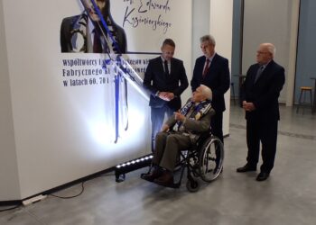 Mielec:  Kazimierski z muralem w tle…