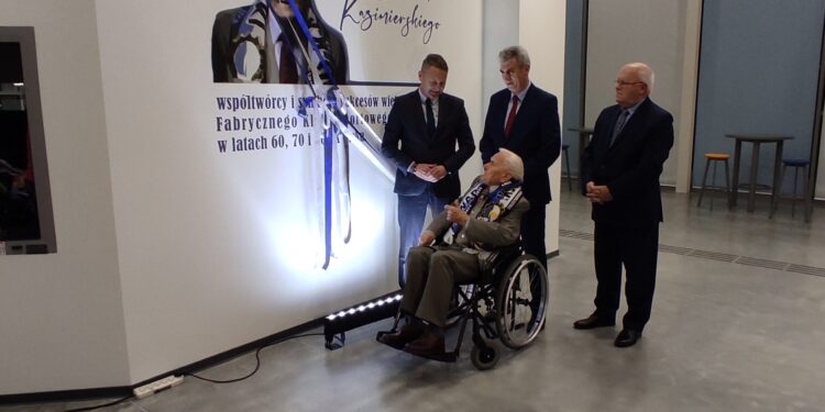 Mielec:  Kazimierski z muralem w tle…